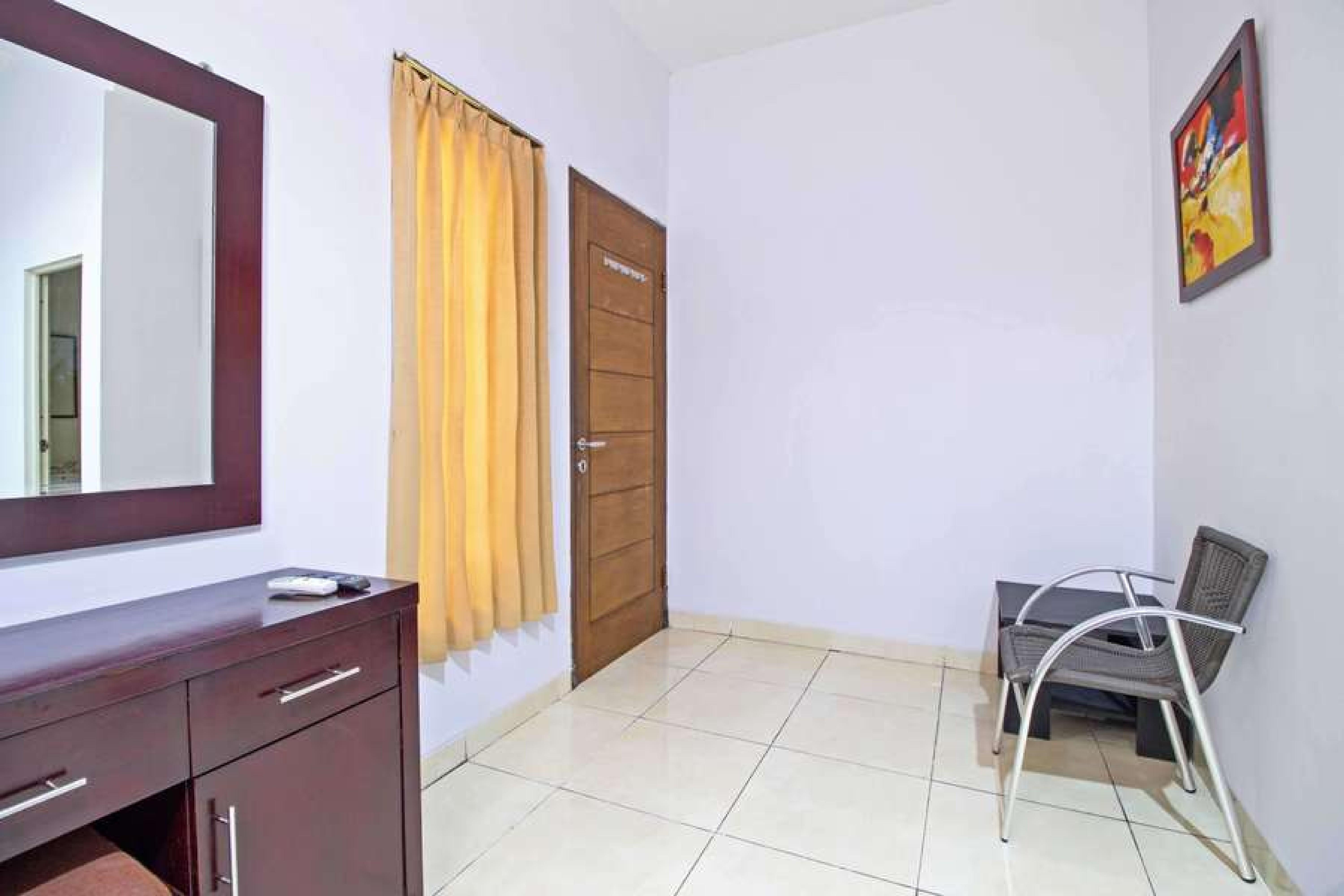 Reddoorz @ Pangeran Antasari 2 Hotell Cilandak  Exteriör bild