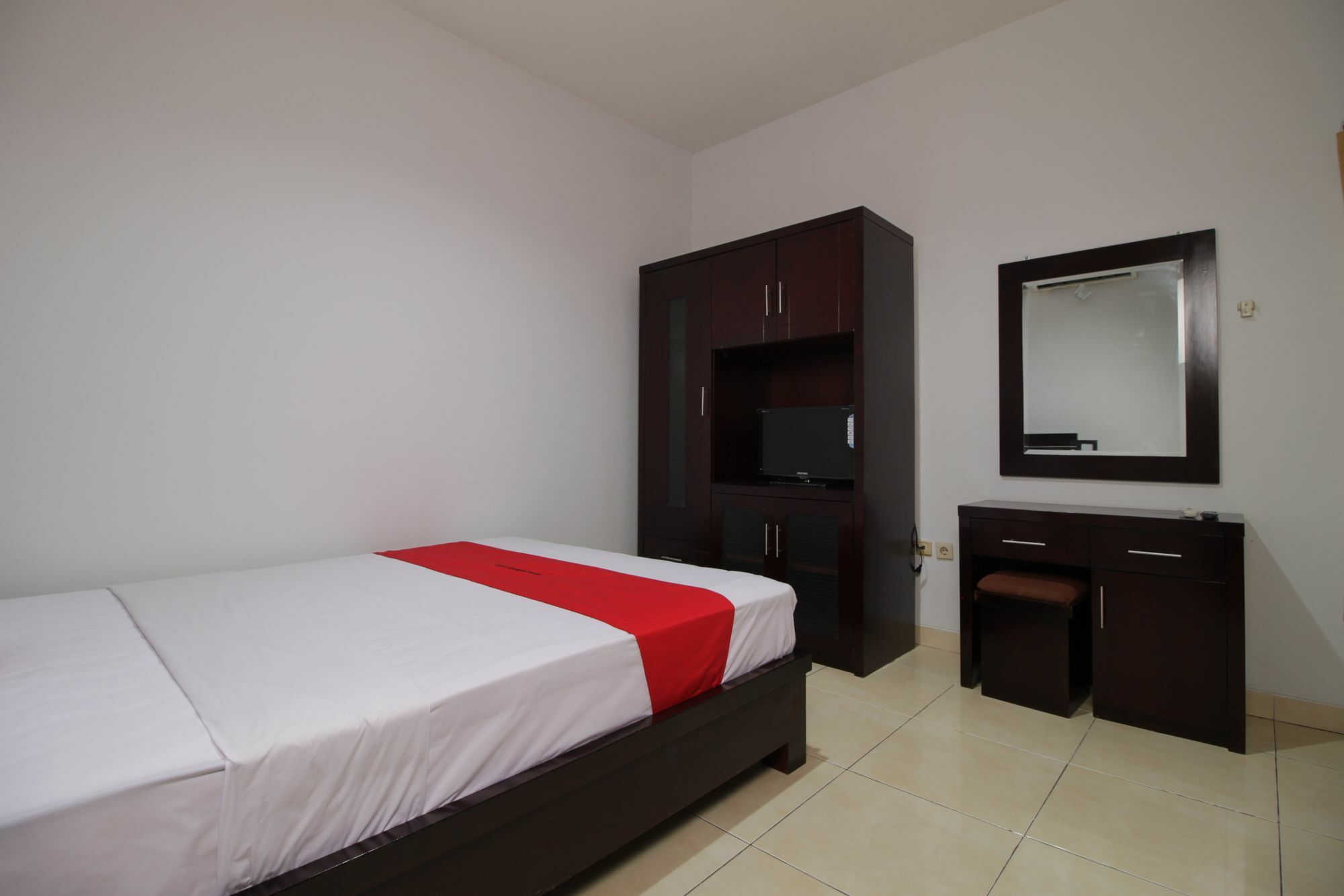 Reddoorz @ Pangeran Antasari 2 Hotell Cilandak  Exteriör bild